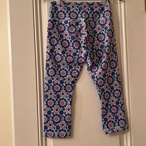 NWOT size 4 Lulu Lemon crop legging